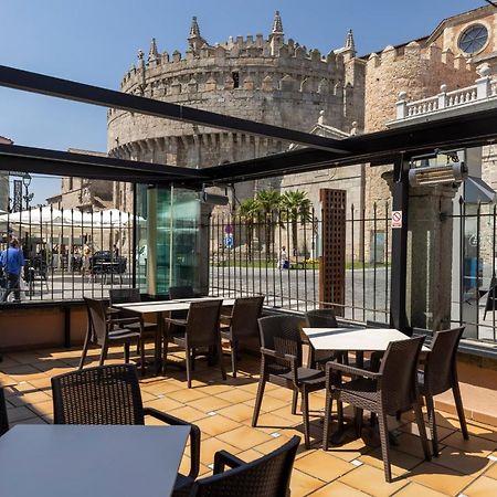 Hostal Restaurante Puerta Del Alcazar Avila Exterior photo